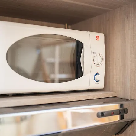 Апартаменты Cozy In The Heart Of Navigli - 10min Duomo Милан