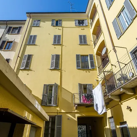 Апартаменты Cozy In The Heart Of Navigli - 10min Duomo Милан